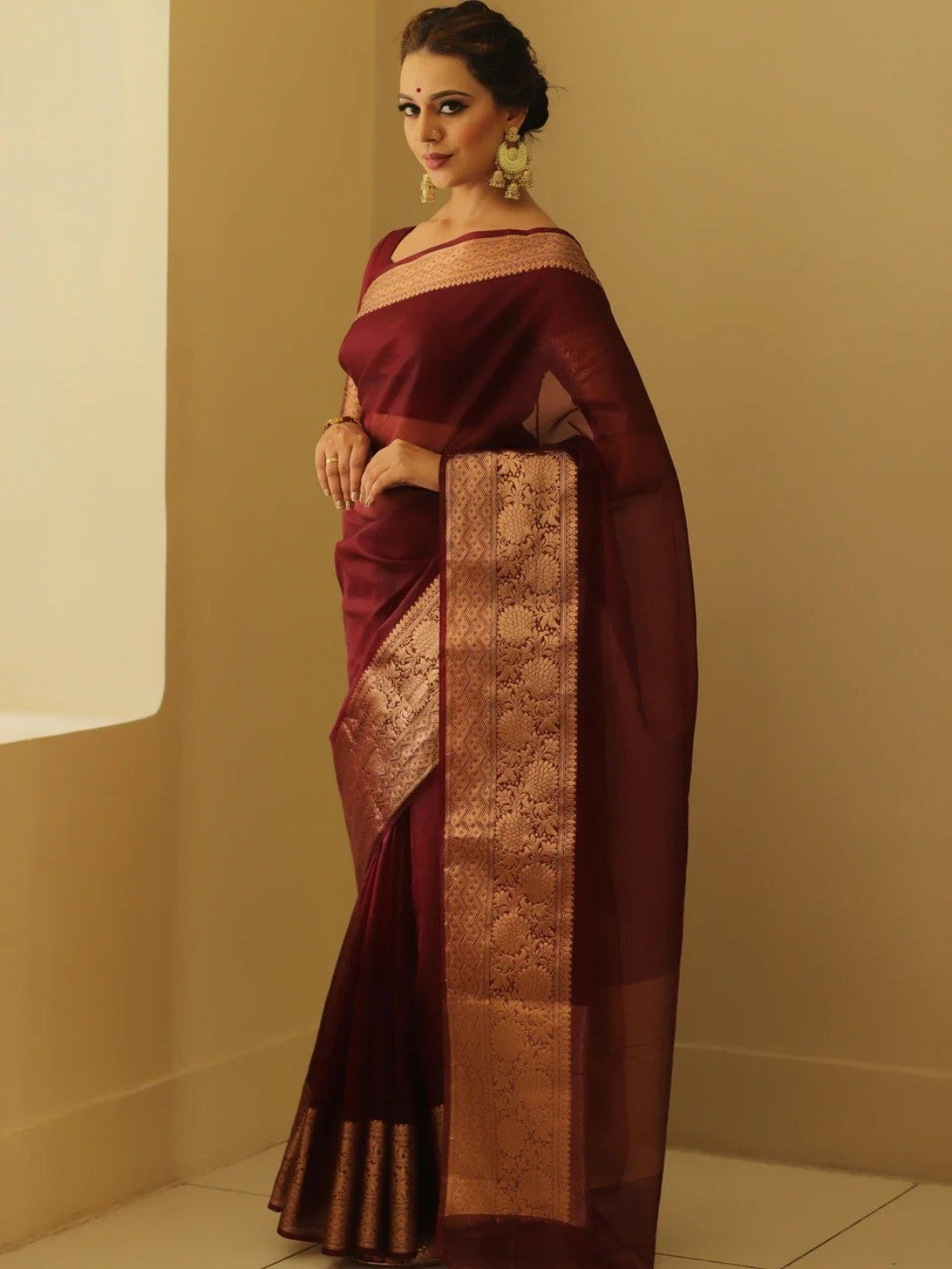 Classic Maroon Solid Organza Saree Featuring Floral Golden Zari Weaving Border - Image 6