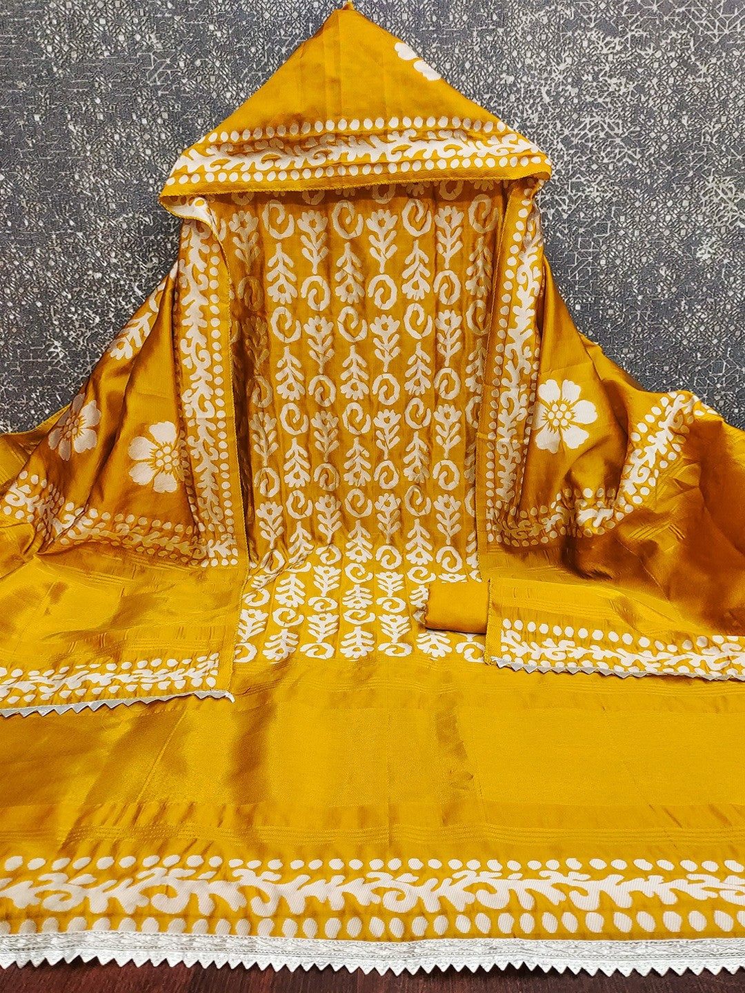 Designer Mustard Floral Zari Woven Jacquard Dress Material With Classic Ethnic Appeal - Image 5