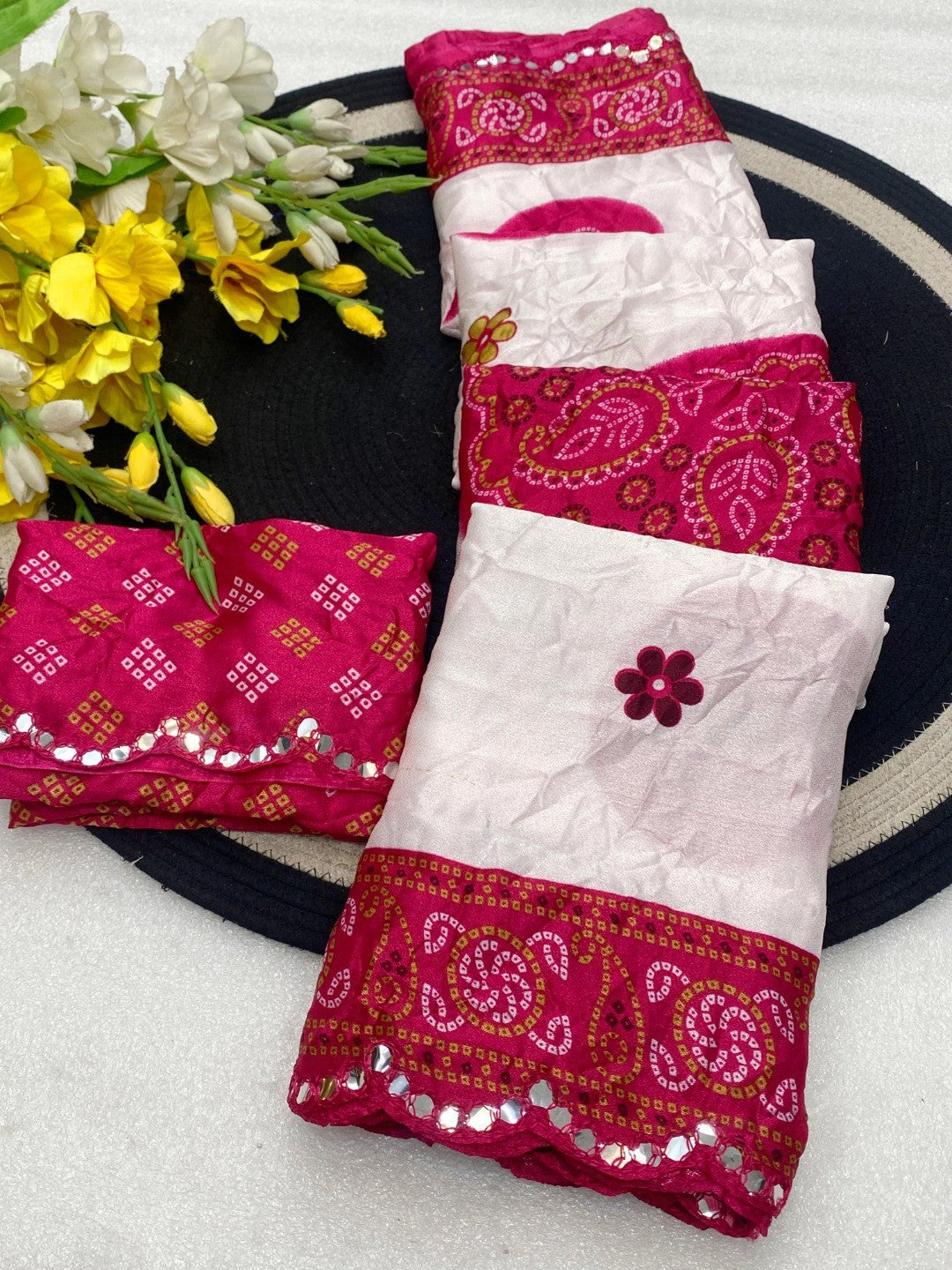 Elegant Pink & White Chiffon Silk Saree With Bandhani Print - Image 2