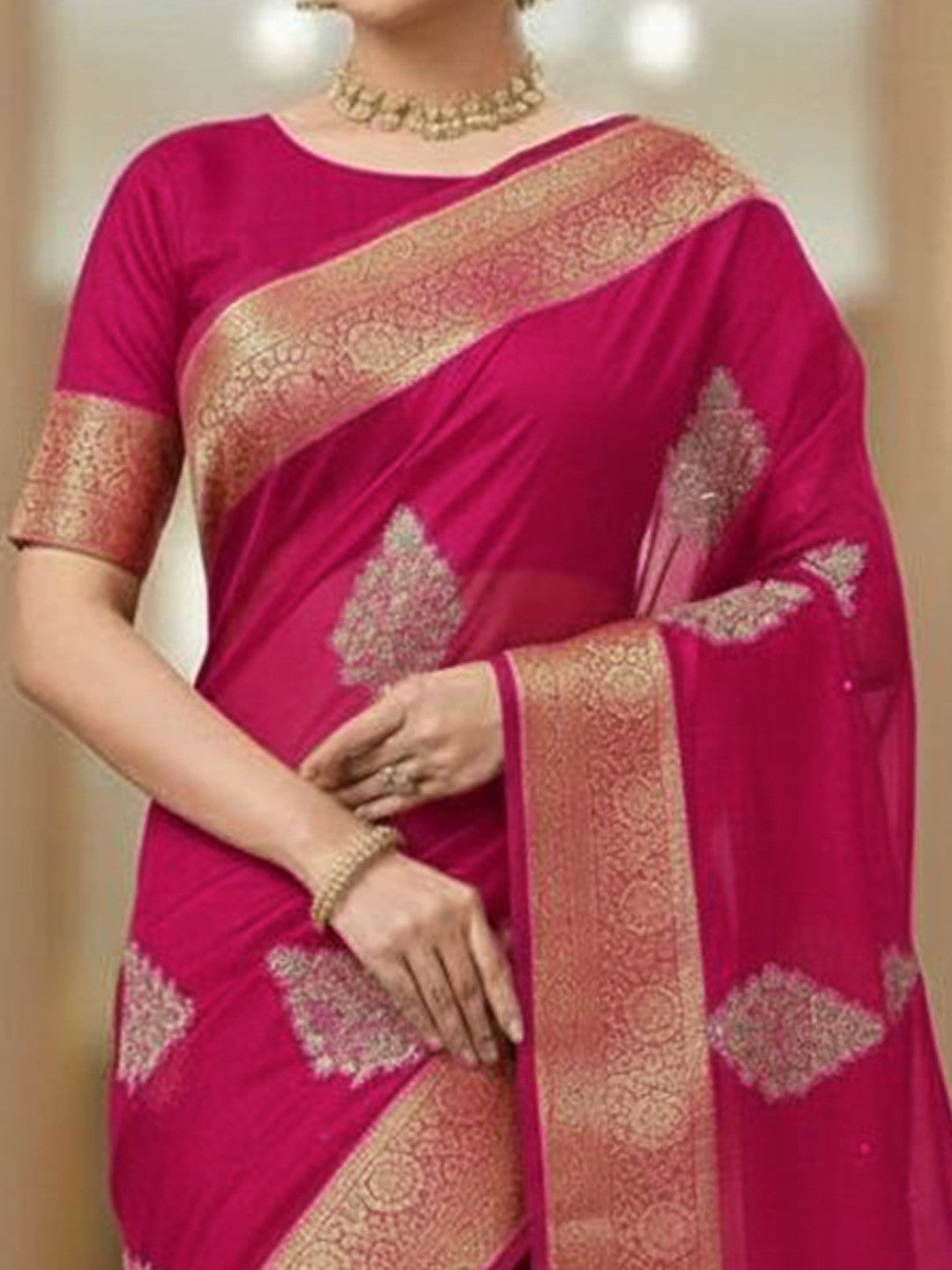 Luxurious Rani Pink Floral Sequins Embroidery Organza Saree With Intricate Weaving Jacquard Border - Image 3
