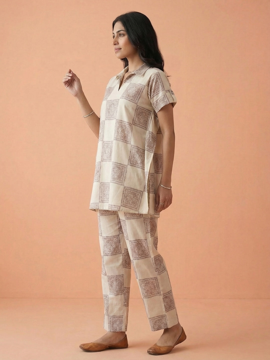 Offwhite & Maroon Pure Cotton Top Bottom Set with Block Print Design - Image 2