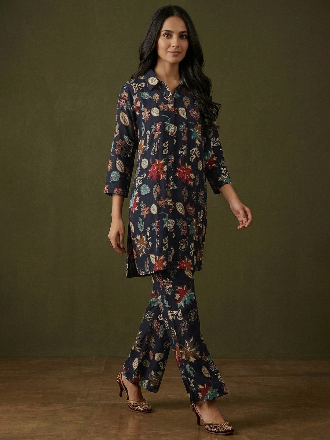 Casual Chic Navy Blue Floral Printed Rayon Co-ord Set with Floral Patterns - Image 5