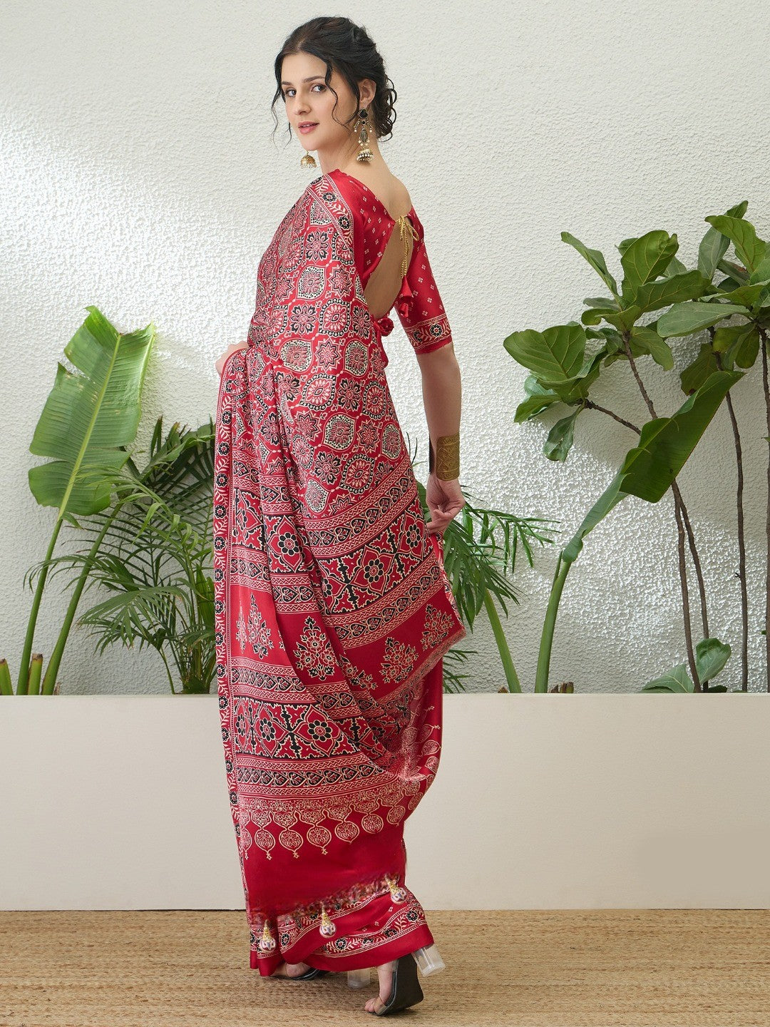 Charming Red Floral Printed Satin Saree Beautified With Decorative Latkan Pallu - Image 7