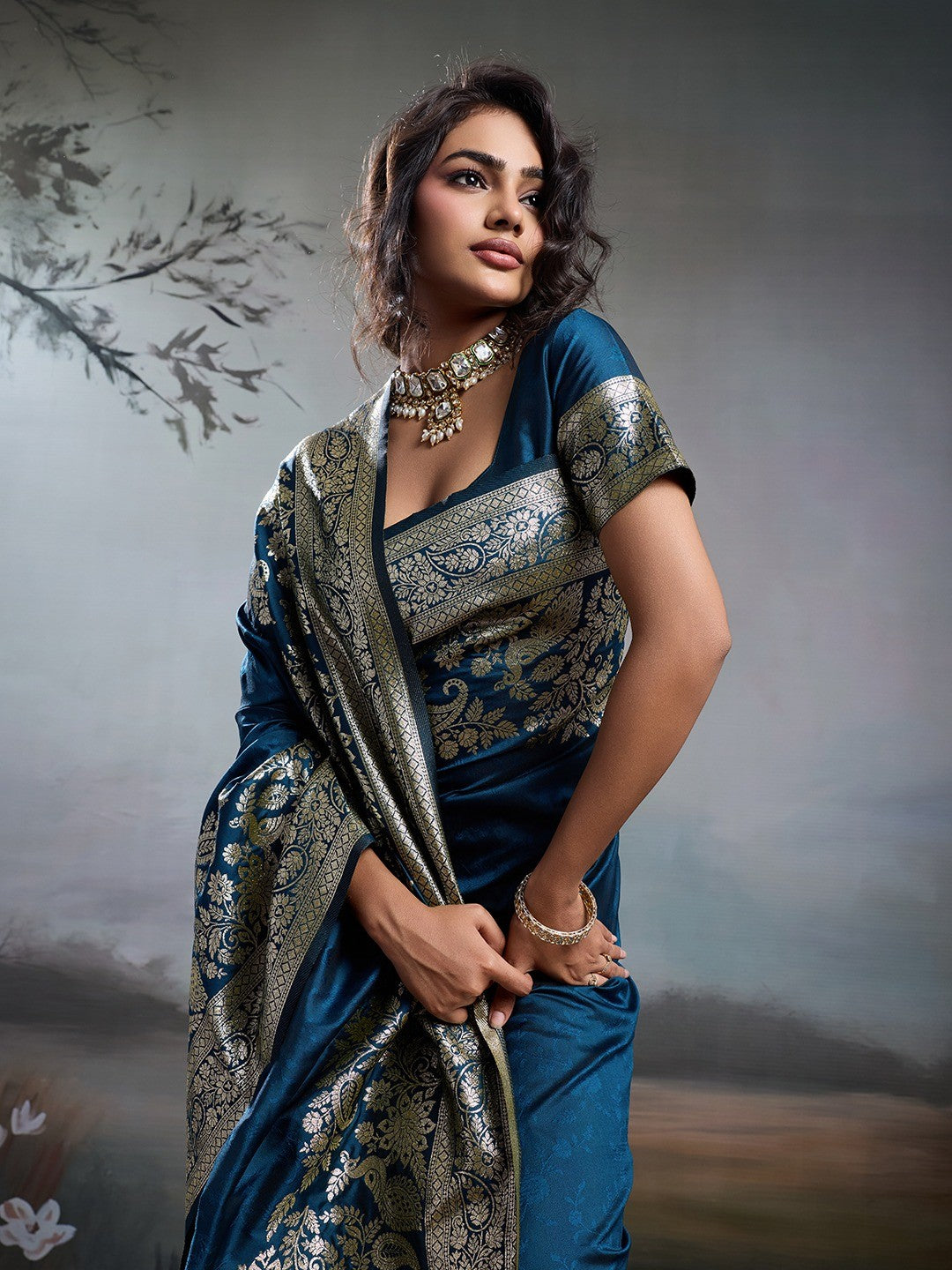 Rich Morpich Blue Floral & Peacock Motif Weaving Silk Blend Saree With Decorative Tassel Pallu - Image 5