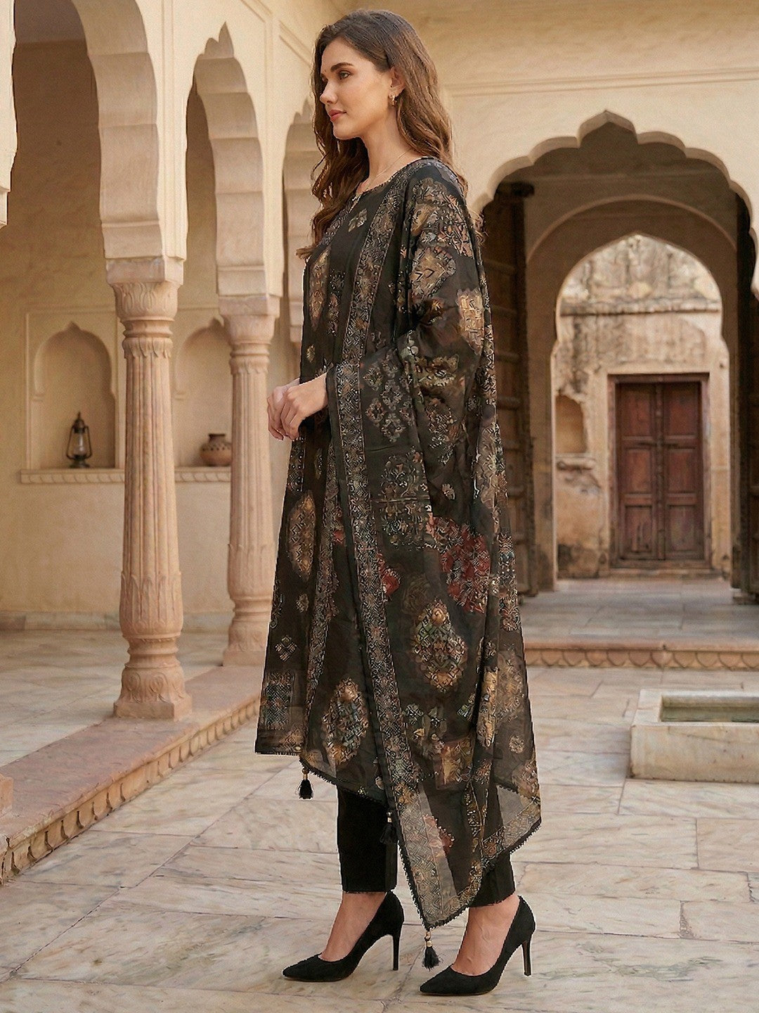 Black Floral Print Mul Chanderi Straight Fit Salwar Suit for Modern Ethnic Fashion - Image 2