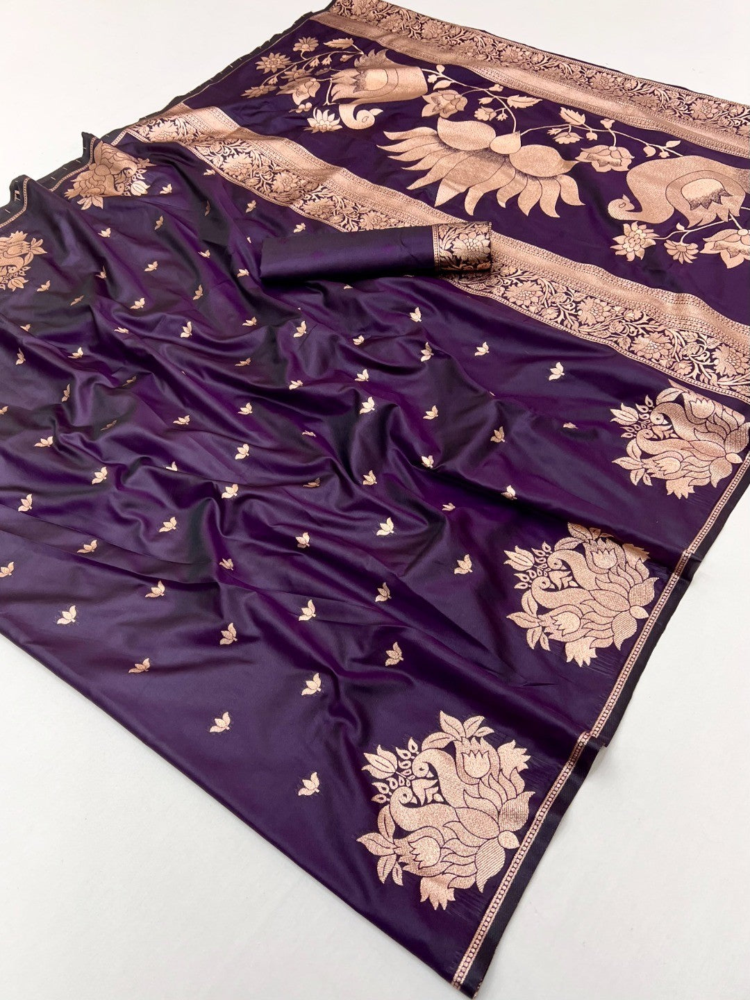 Graceful Dark Purple Lotus Design Art Silk Saree Adorned With Rich Zari Weaving Work - Image 1