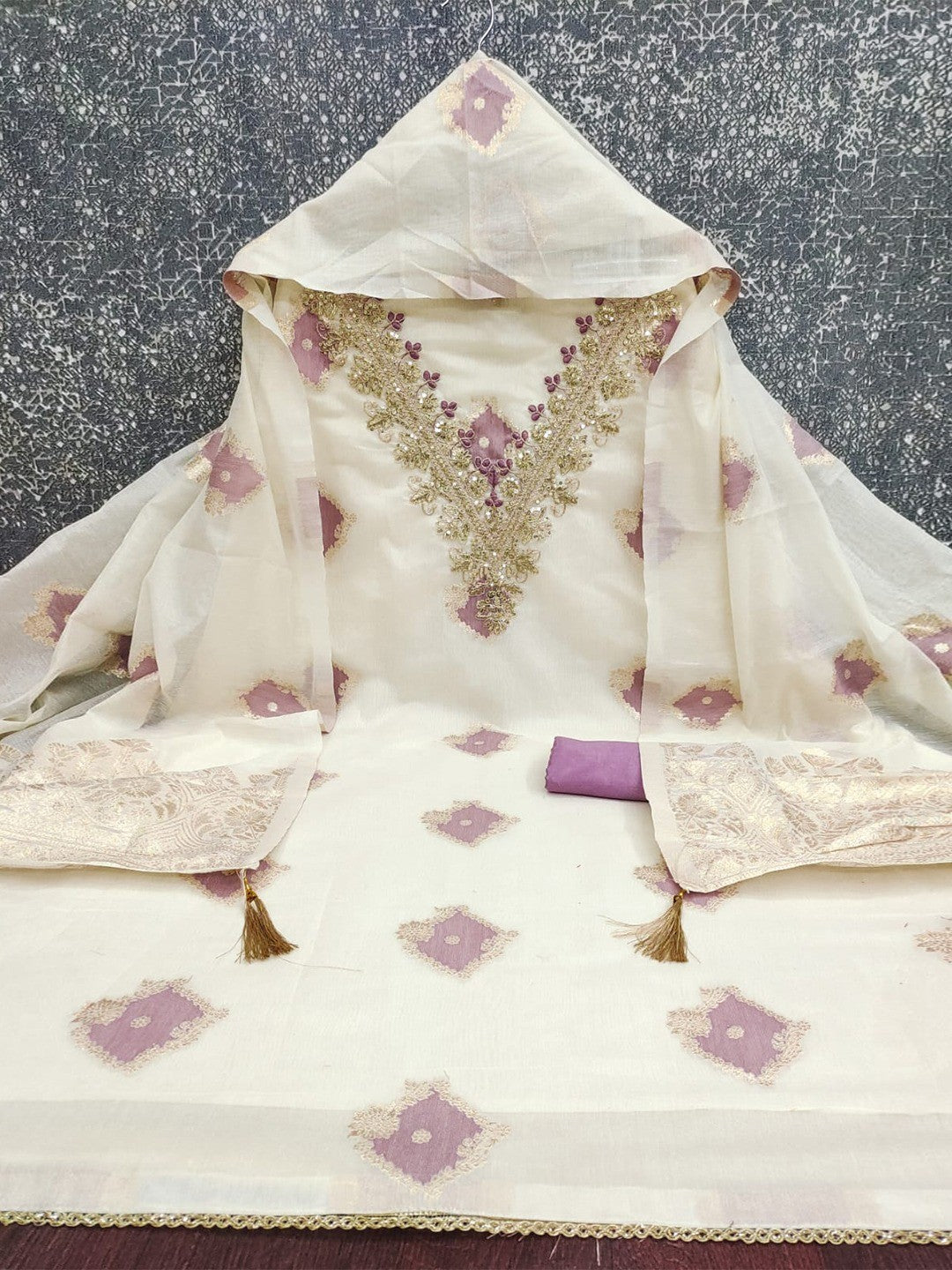 Graceful Cream & Lavender 'Floral Woven With Sequins Cording Embroidery Mulmul Cotton Dress Material - Image 6