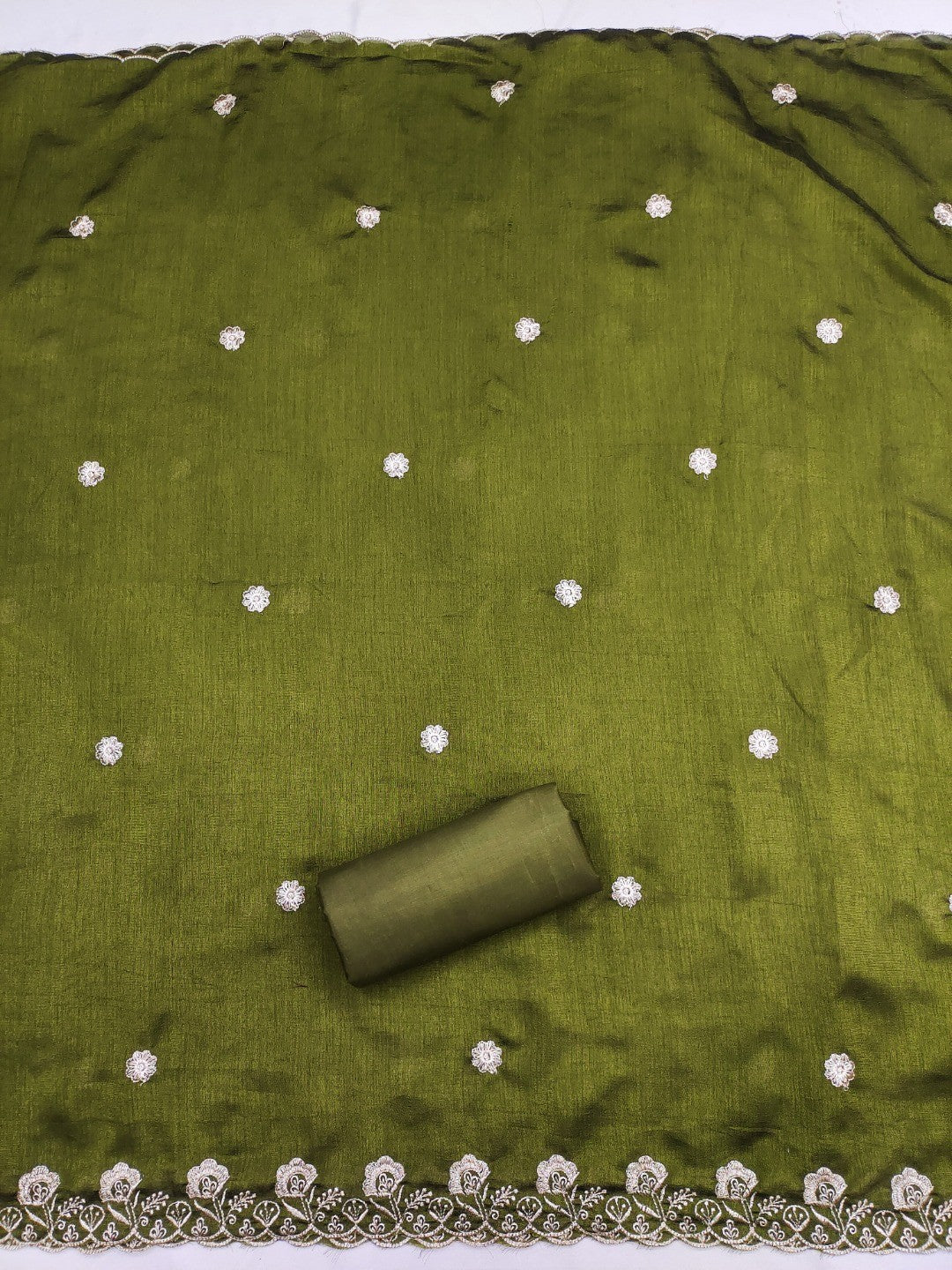 Elegant White Vichitra Silk Dress Material with Embroidery & Green Dupatta - Image 5