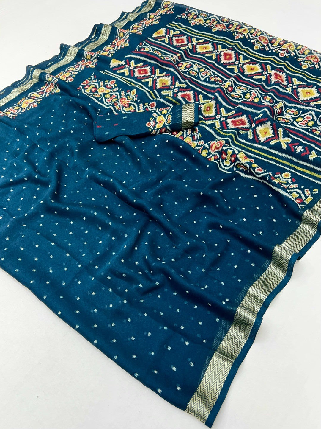 Teal Georgette Saree with Viscose Border and Print - Image 3