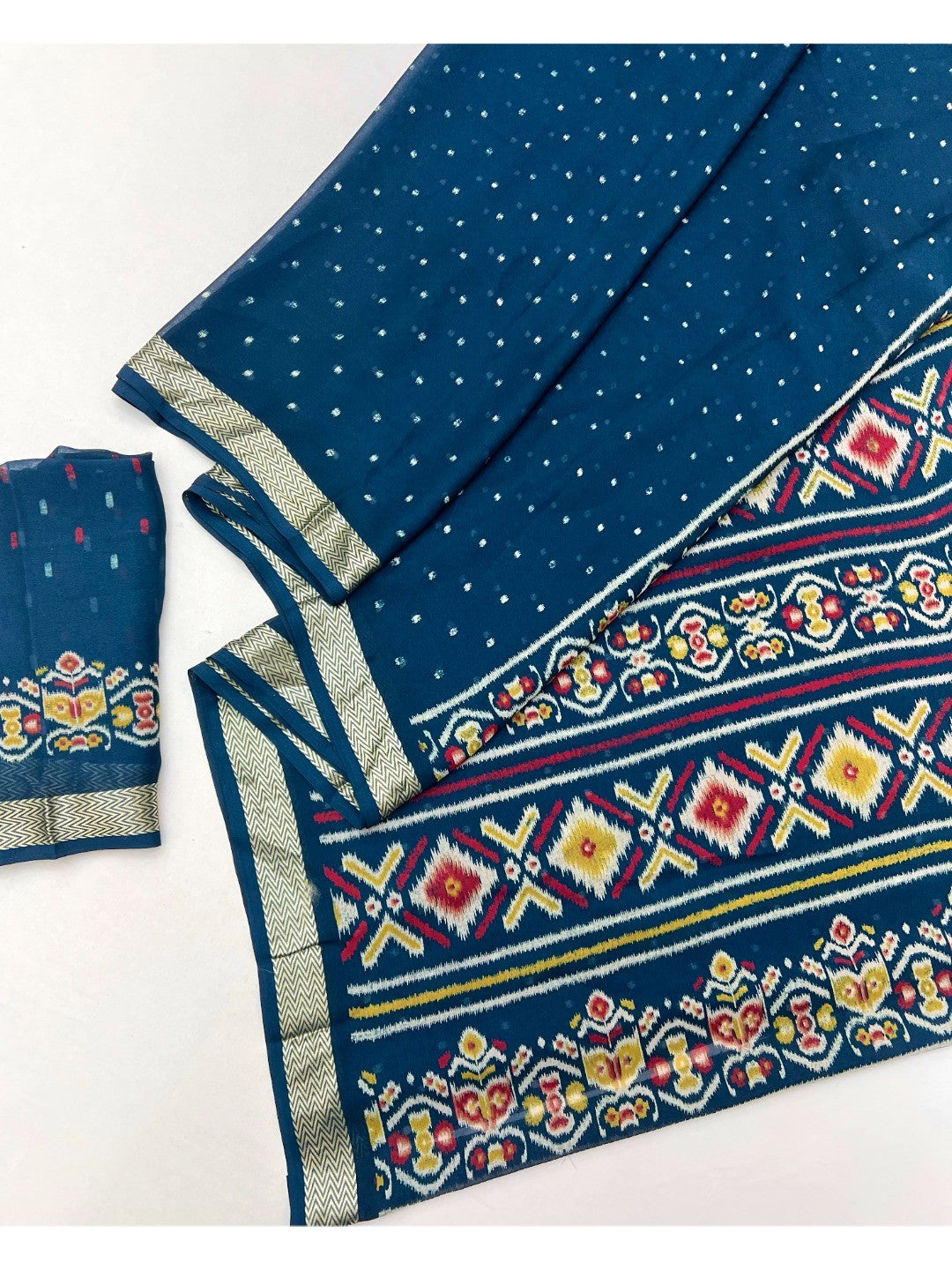 Teal Georgette Saree with Viscose Border and Print - Image 2