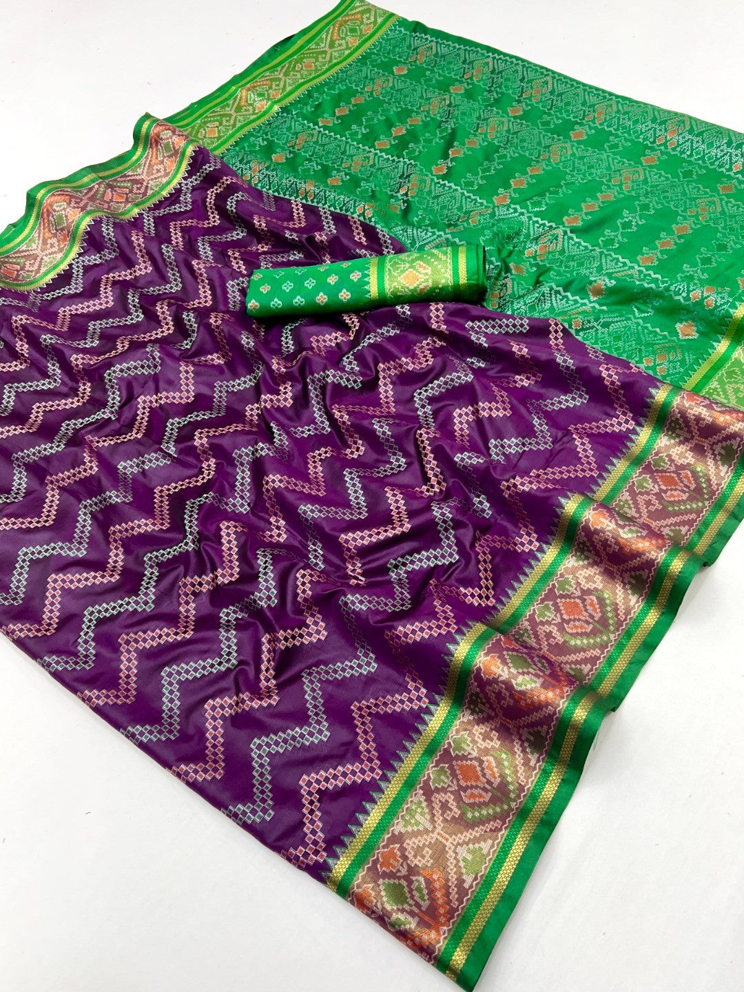 Elegant Purple Art Silk Saree with Chevron Print and Green Border - Image 3