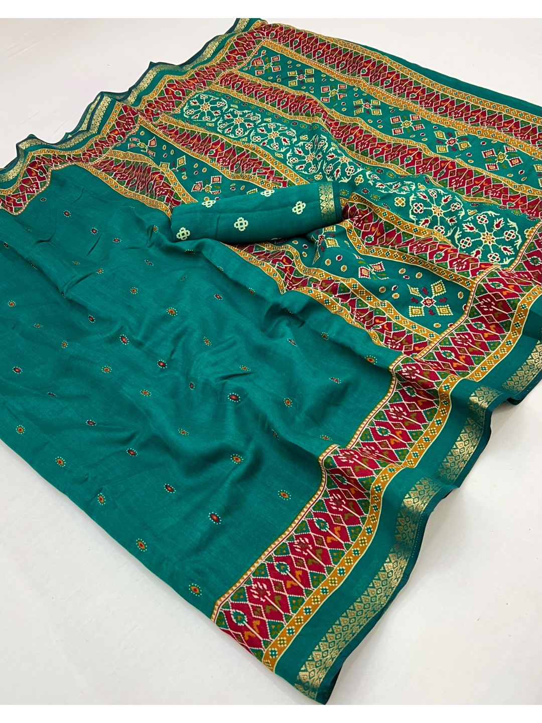 Stunning Teal Viscose Saree with Patola Print Border & Graceful Look - Image 3
