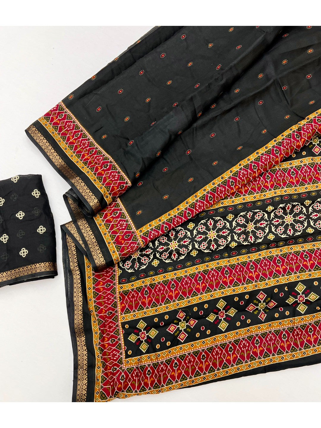 Stunning Black Viscose Saree with Patola Print Border & Graceful Look - Image 3
