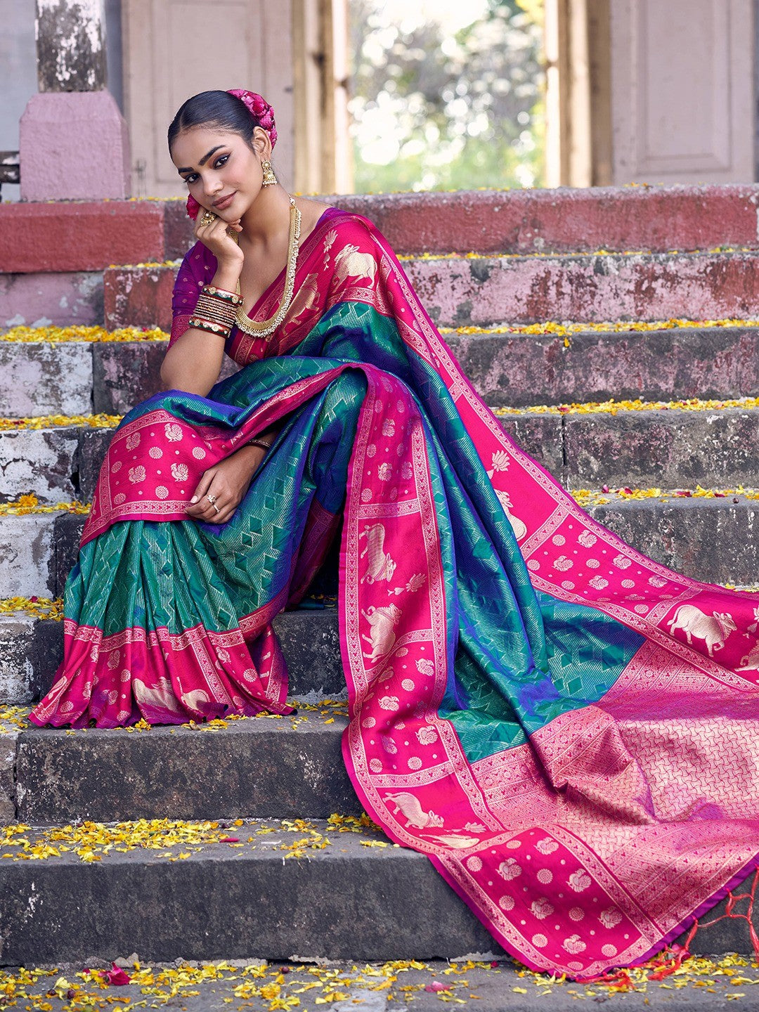 Premium Teal Green Geometric & Animal Motif Weaving Saree With Decorative Tassel Pallu - Image 5
