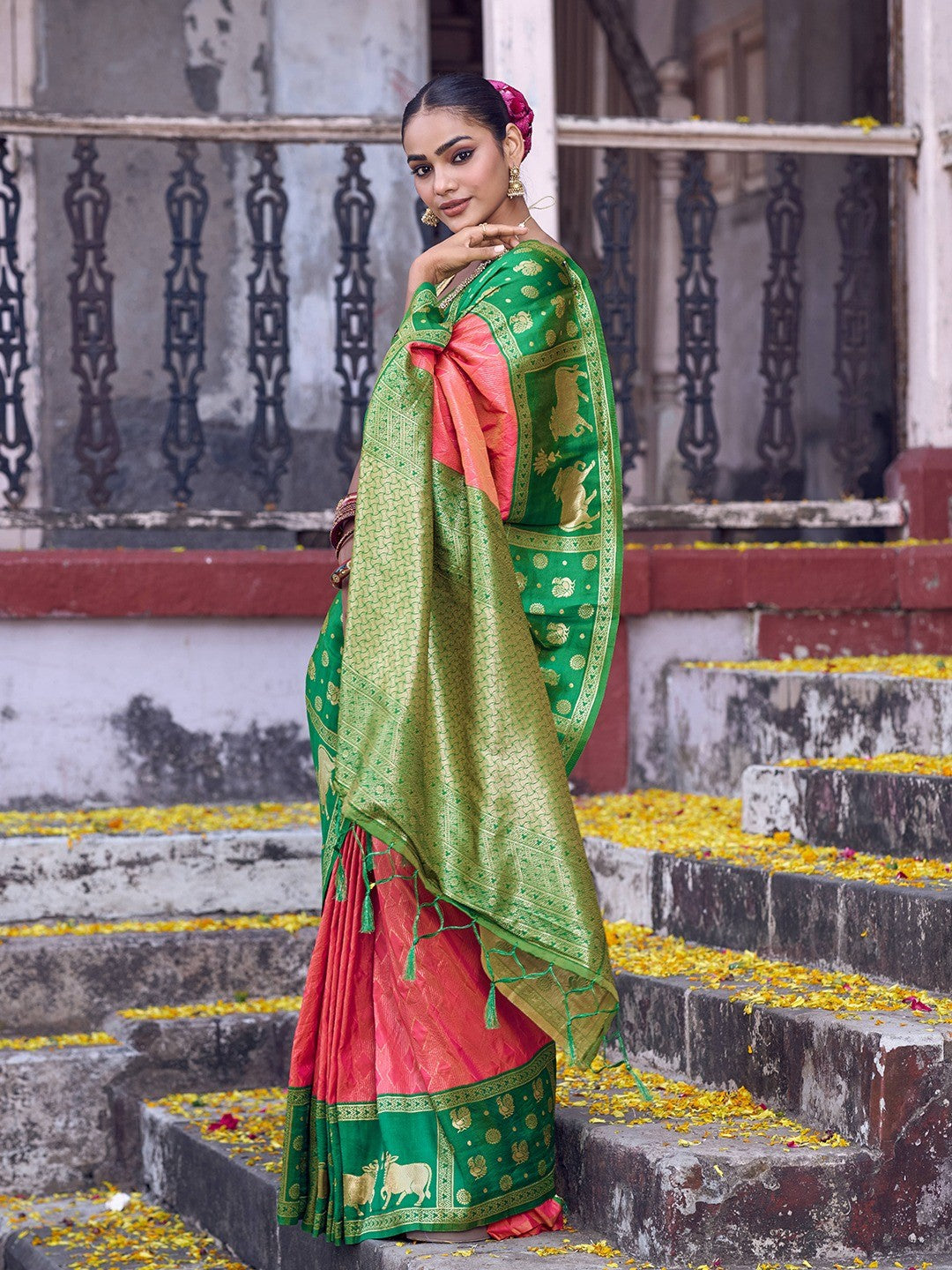 Premium Pink Geometric & Animal Motif Weaving Saree With Decorative Tassel Pallu - Image 4