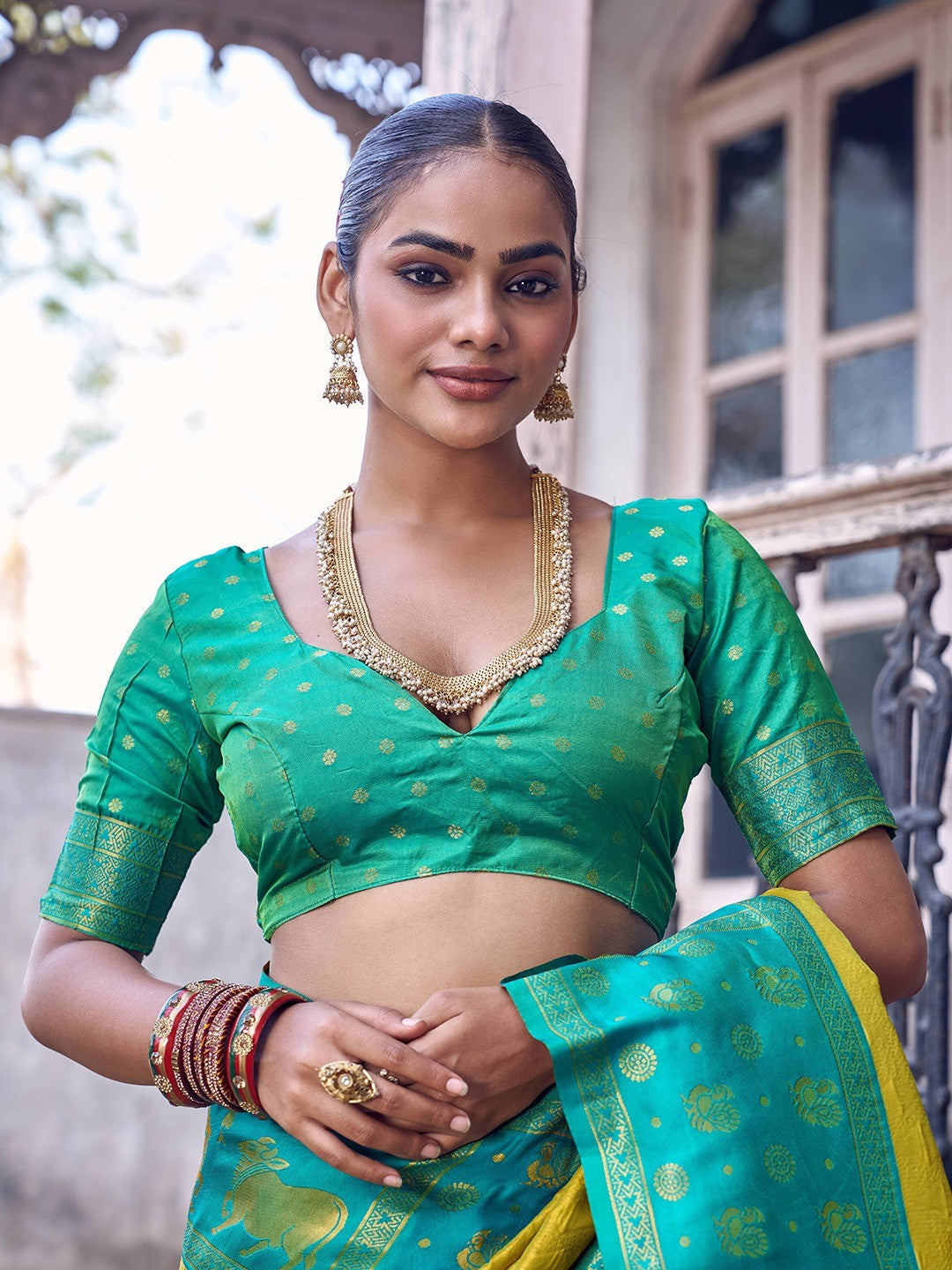 Premium Lemon Yellow Geometric & Animal Motif Weaving Saree With Decorative Tassel Pallu - Image 3