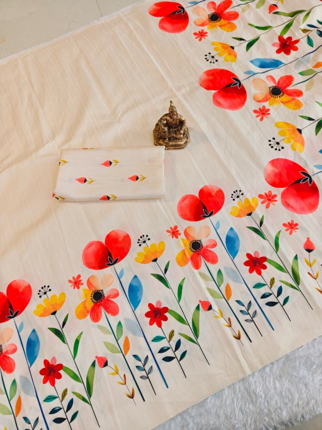 Cream Tussar Silk Saree with Elegant Floral Printed Border for a Timeless Ethnic Look - Image 2