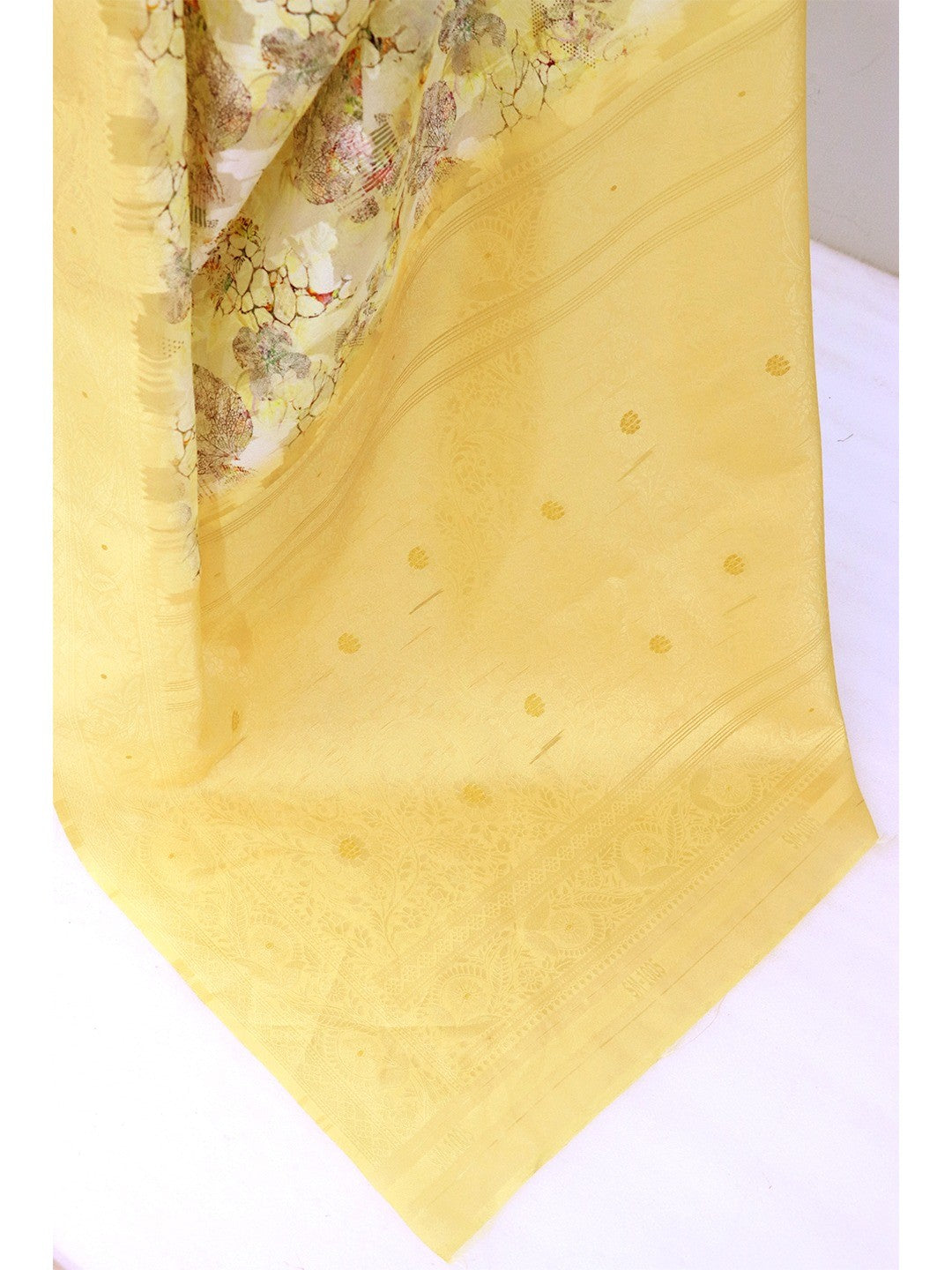 Yellow Floral Digital Printed Silk Blend Lucknowi Saree With Jacquard Woven Border & Pallu - Image 2