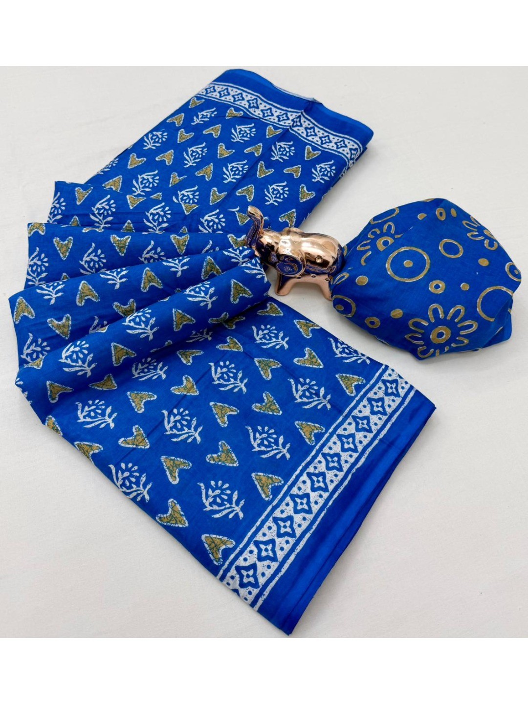 Trendy Blue Floral & Geometric Printed Mulmul Cotton Saree With Unique Pattern Work - Image 3