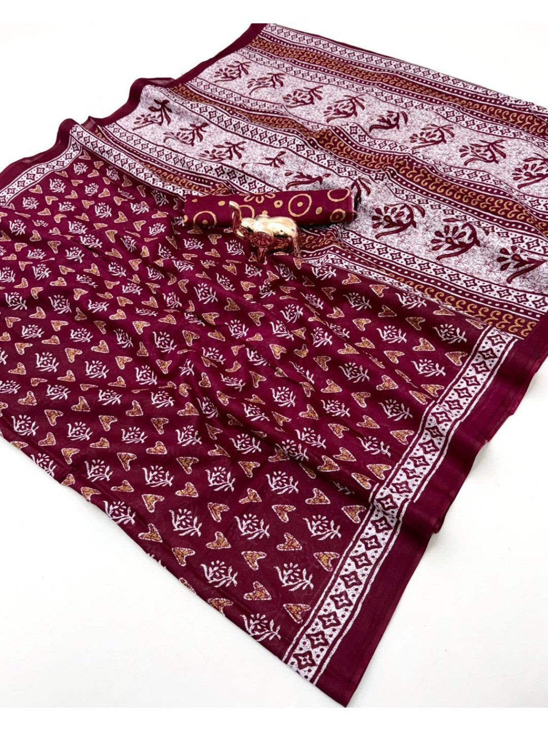 Trendy Maroon Floral & Geometric Printed Mulmul Cotton Saree With Unique Pattern Work - Image 3