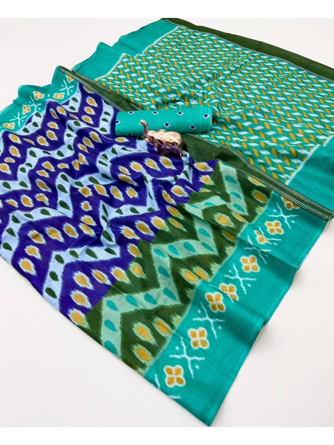 Elegant Rama Green & Blue Ikkat Print Mulmul Cotton Saree With Traditional Pattern Design - Image 3