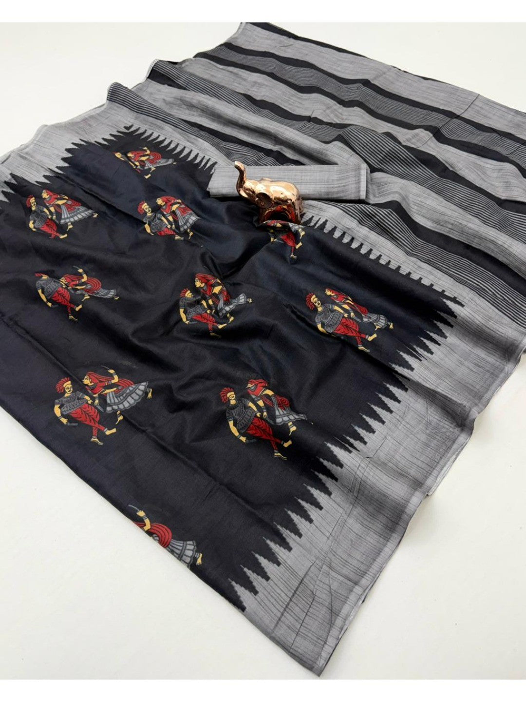 Classic Black Warli Inspired Printed Mulmul Cotton Saree With Artistic Striped Design Pallu - Image 4