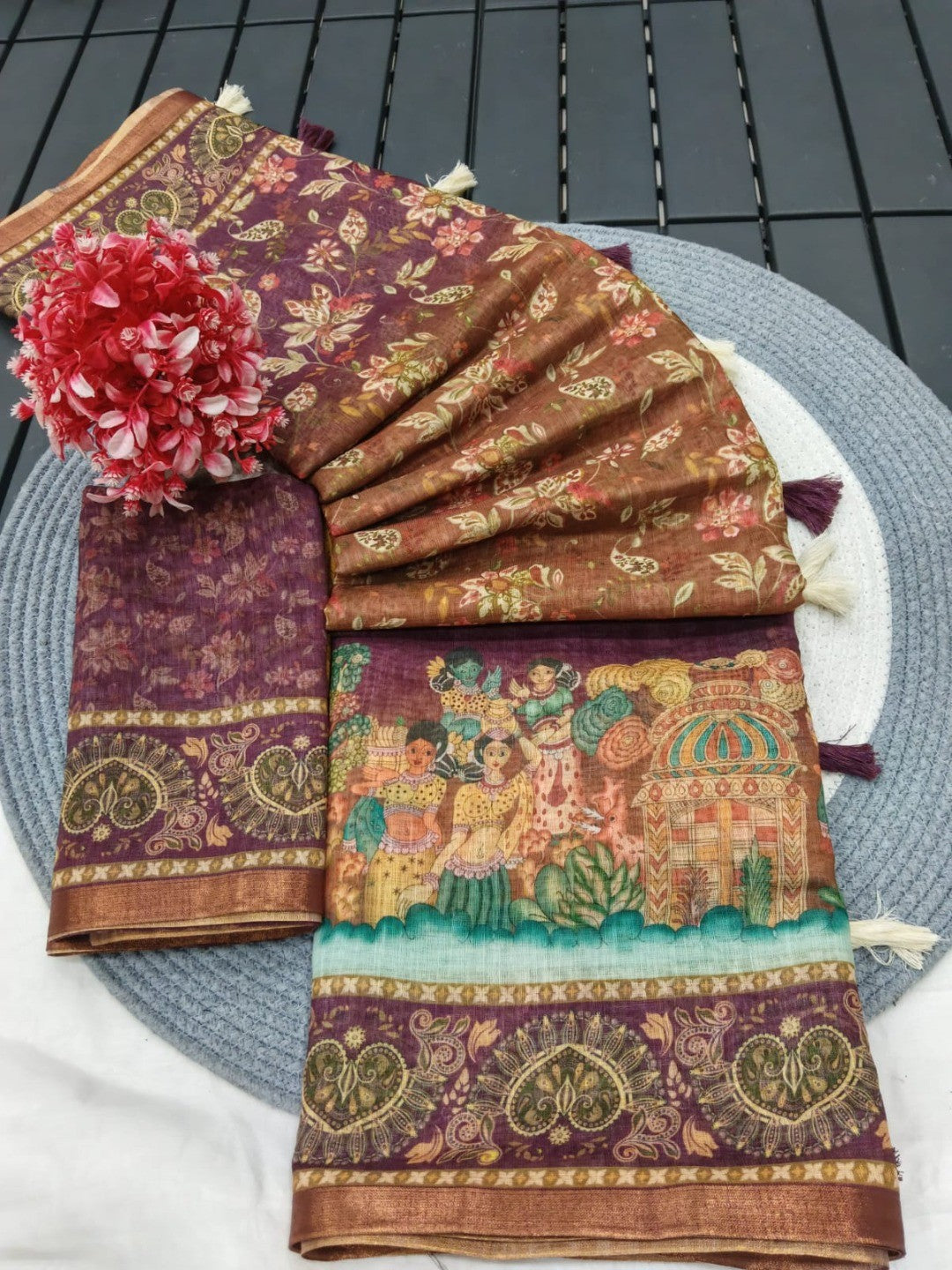 Elegant Brown Linen Saree with Floral and Figure Print Border - Image 3