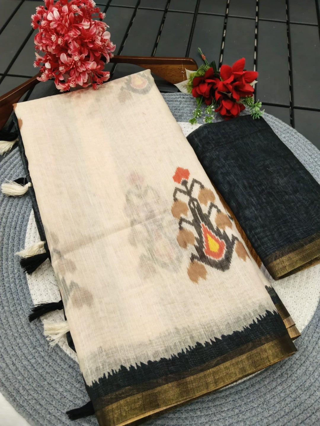 Cream Linen Saree with Ikkat Print and Striped Pallu - Image 2