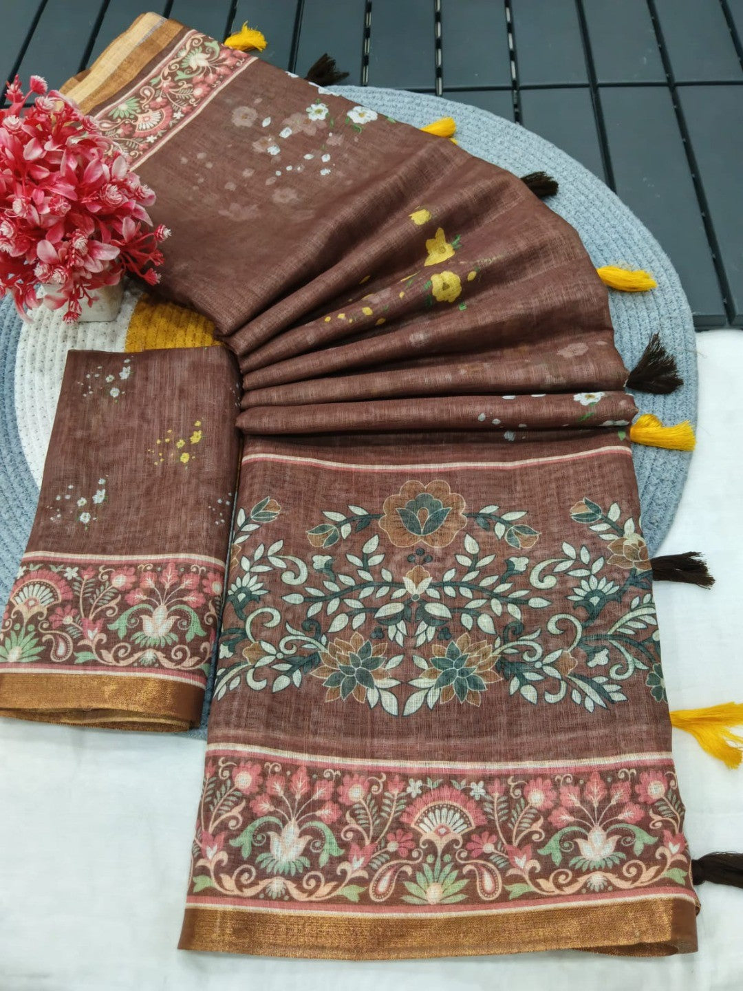 Graceful Brown Linen Saree with Beautiful Floral Print Border - Image 2