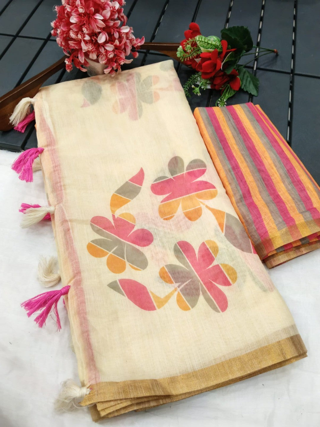 Stylish Cream Linen Saree with Beautiful Floral Print & Rich Golden Border - Image 4