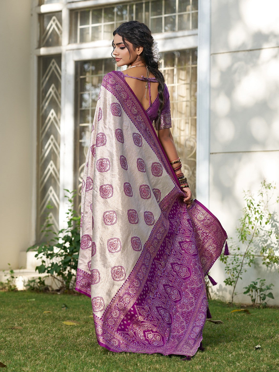Graceful Cream & Purple Floral Weaving Silk Blend Saree Enhanced With Designer Tassel Pallu - Image 3