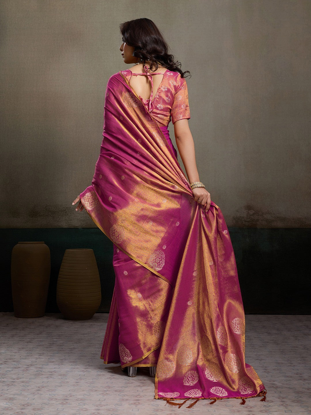 Stylish Magenta Tissue Saree with Fine Woven Floral Patterns and Glossy Finish - Image 3