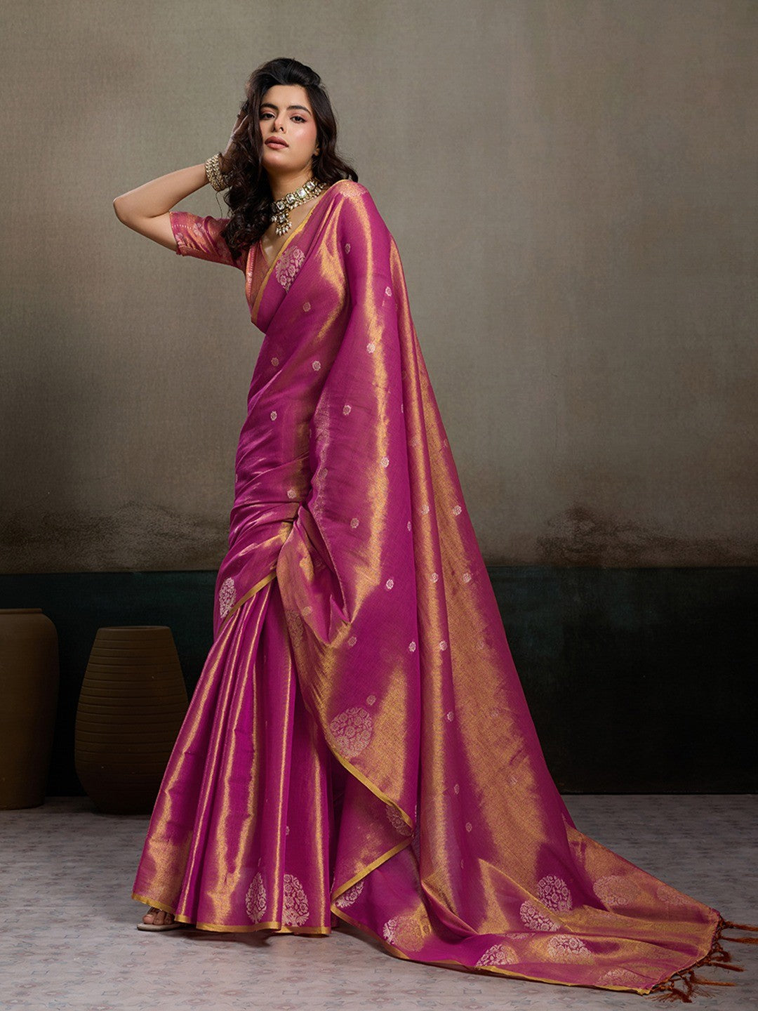 Stylish Magenta Tissue Saree with Fine Woven Floral Patterns and Glossy Finish - Image 4
