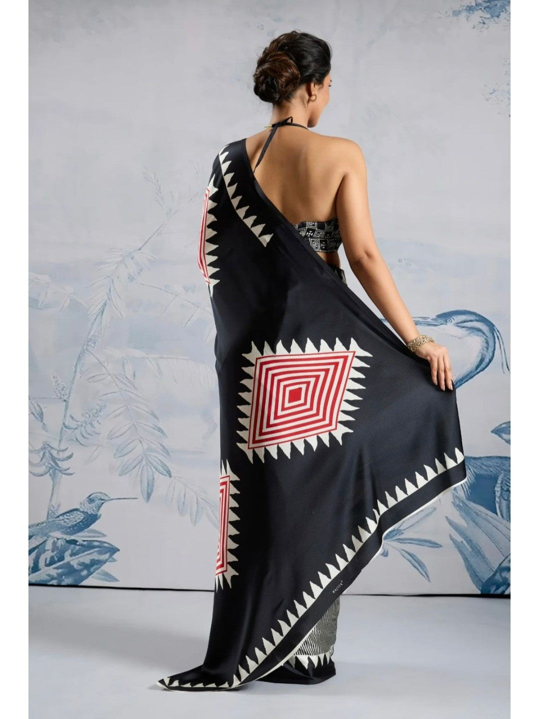 Elegant Black Crepe Saree with Striped and Geometric Print - Image 5