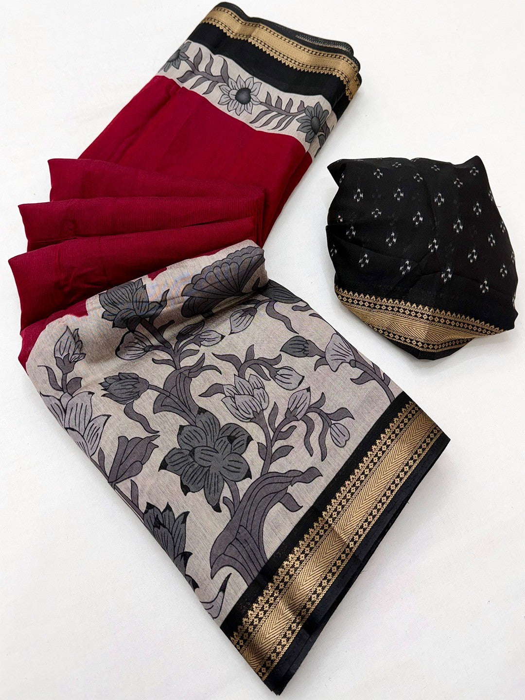 Elegant Red Mulmul Cotton Saree Adorned With Floral & Peacock Print Work Elegance - Image 3