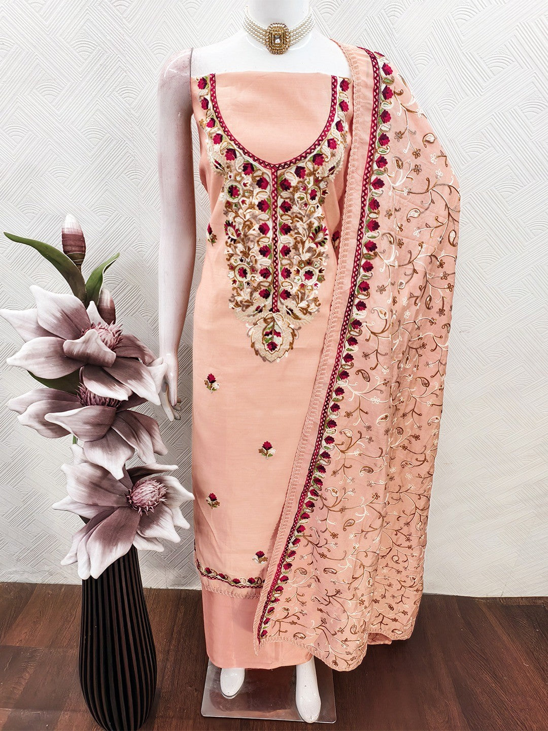 Ethnic Peach Roman Art Silk Dress Material Highlighted With Floral & Paisley Thread Embroidery - Image 4