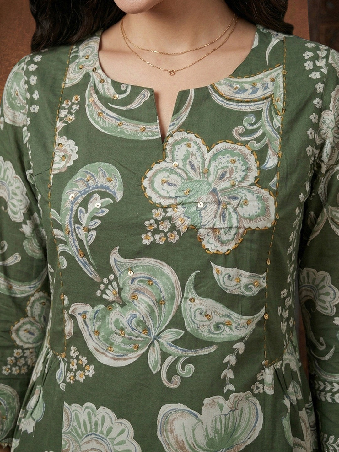 Green Floral Print Pure Cotton Kurta Salwar Dupatta Set with Elegant Design - Image 2