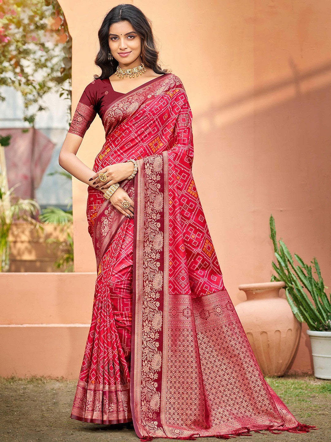 Timeless Pink Geometric & Floral Design Weaving Silk Blend Saree With Stylish Tassels Pallu - Image 1