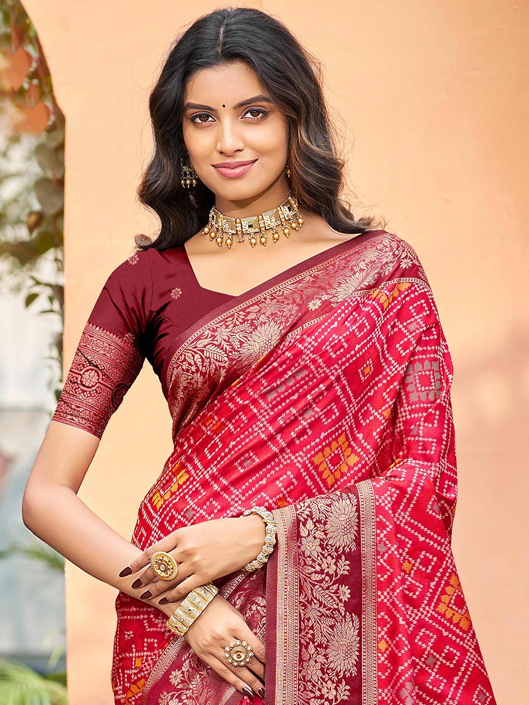 Timeless Pink Geometric & Floral Design Weaving Silk Blend Saree With Stylish Tassels Pallu - Image 2