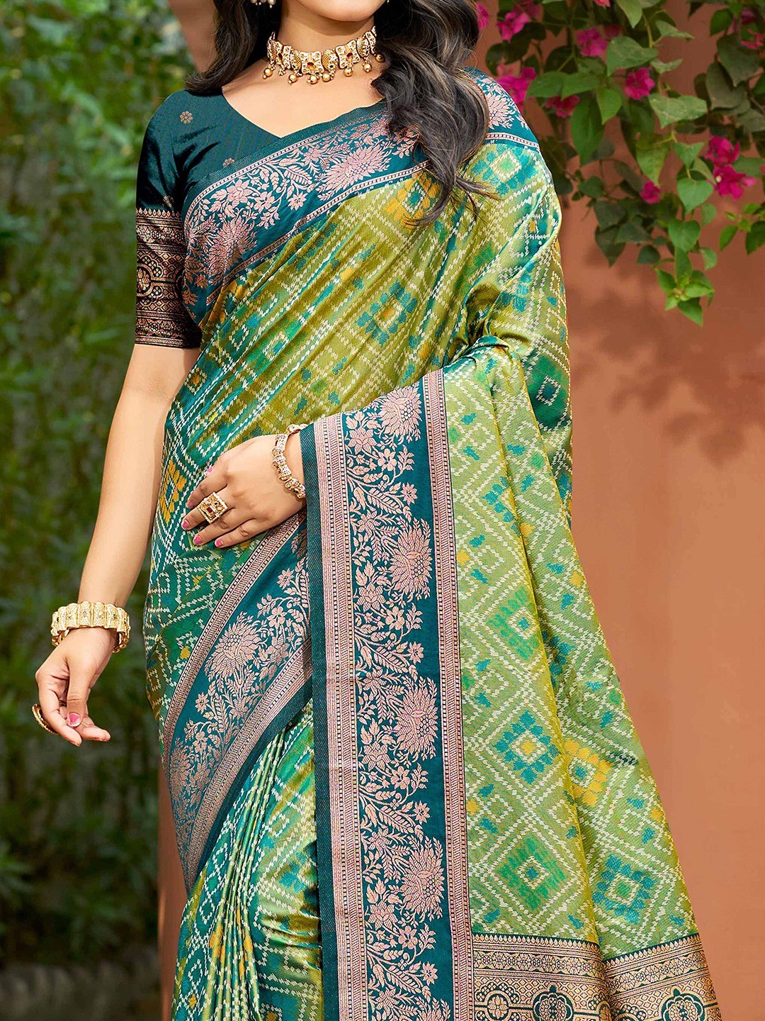 Timeless Teal Green Geometric & Floral Design Weaving Silk Blend Saree With Stylish Tassels Pallu - Image 5