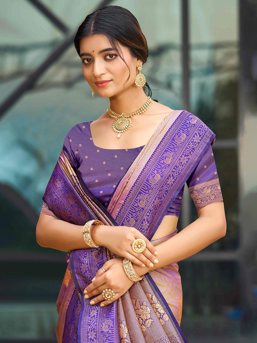 Classic Beige Peacock & Floral Motif Zari Woven Silk Blend Saree With Decorative Tassel Pallu - Image 4