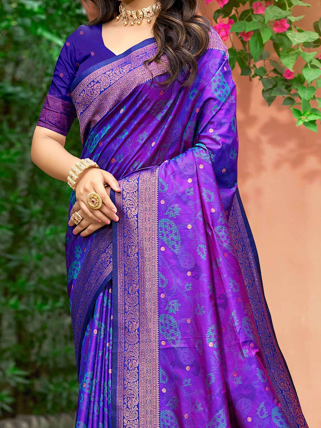 Luxury Violet Zari Woven Silk Blend Saree With Paisley Motif Border & Attractive Tassel Pallu - Image 5