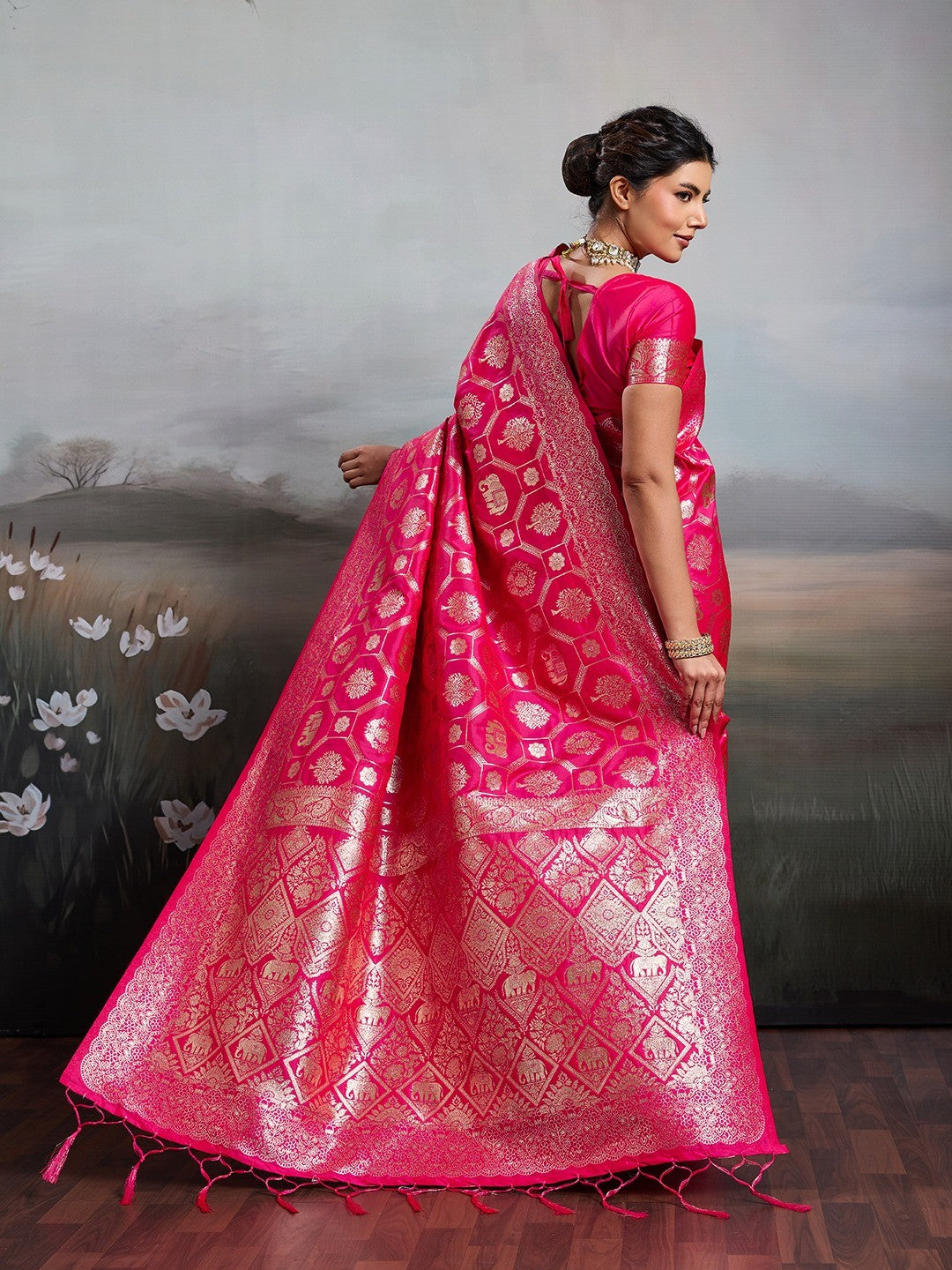 Graceful Rani Pink Floral & Elephant Motif Silk Blend Saree With Zari Weaving & Tassels Pallu - Image 4