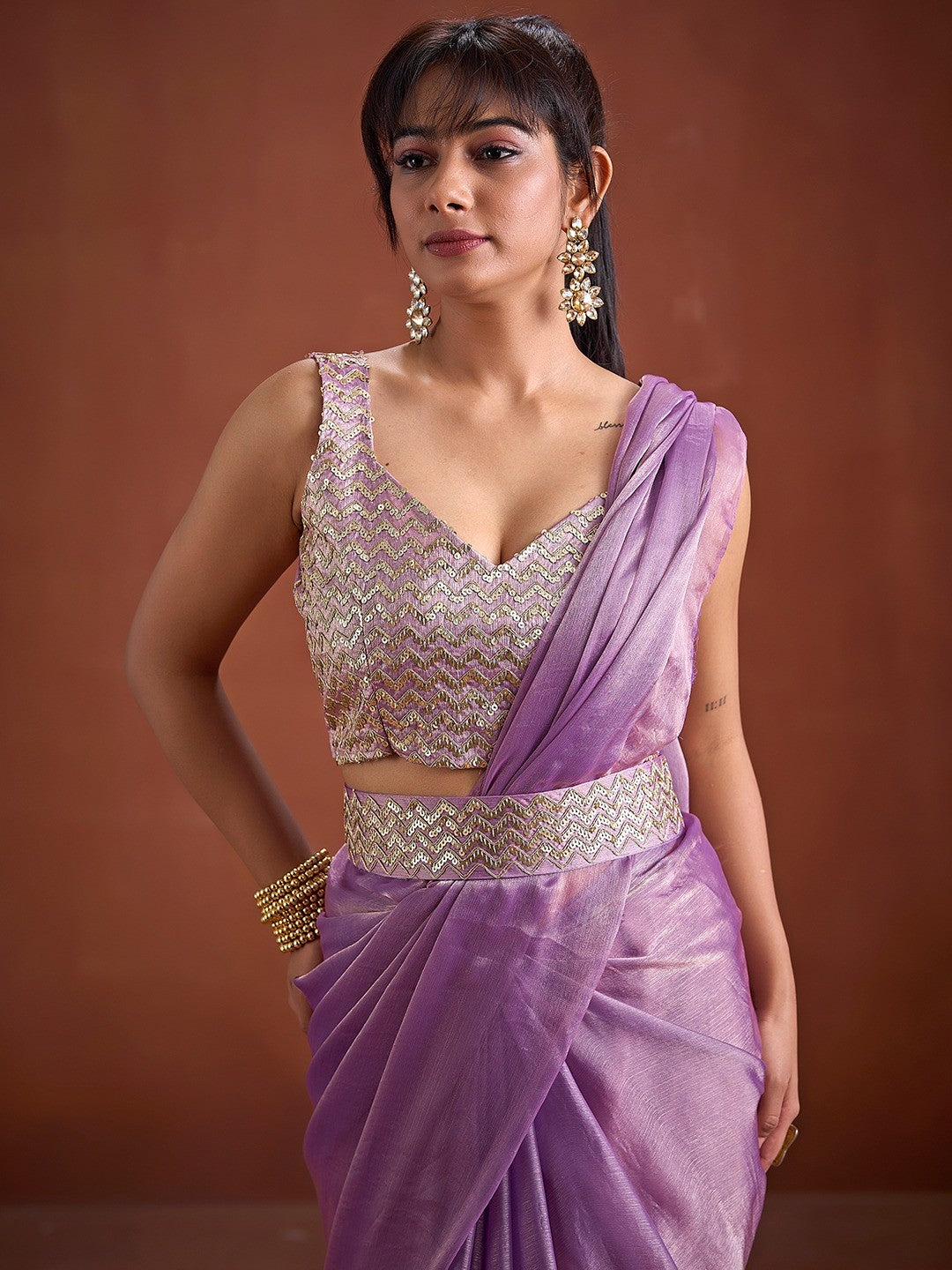 Trendy Lavender Solid Art Silk Saree With Stylish Belt & Tassel Pallu Detailing - Image 4