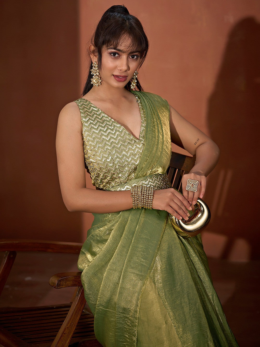 Trendy Pista Green Solid Art Silk Saree With Stylish Belt & Tassel Pallu Detailing - Image 3