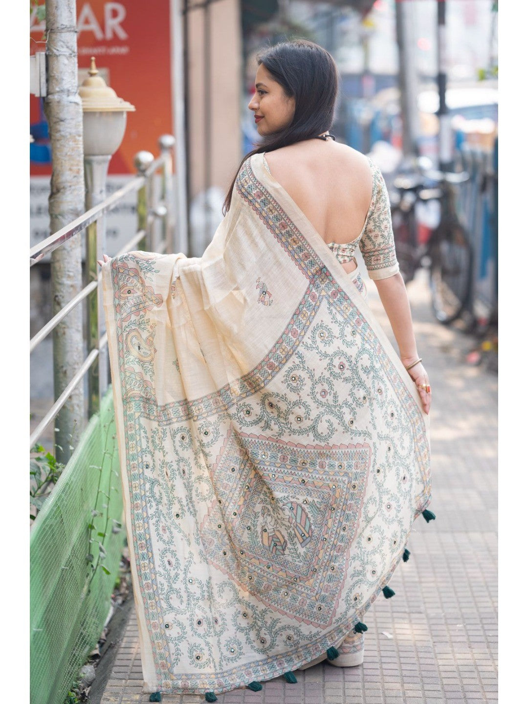Elegant Cream Linen Saree with Madhubani Print and Tassels - Image 2