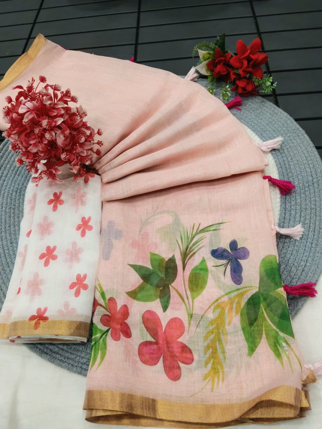 Elegant Peach Floral & Flamingo Digital Printed Linen Saree with Artistic Detailing - Image 3