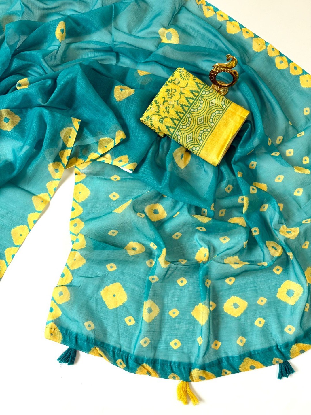 Elegant Green Linen Saree with Yellow Bandhani Print - Image 2