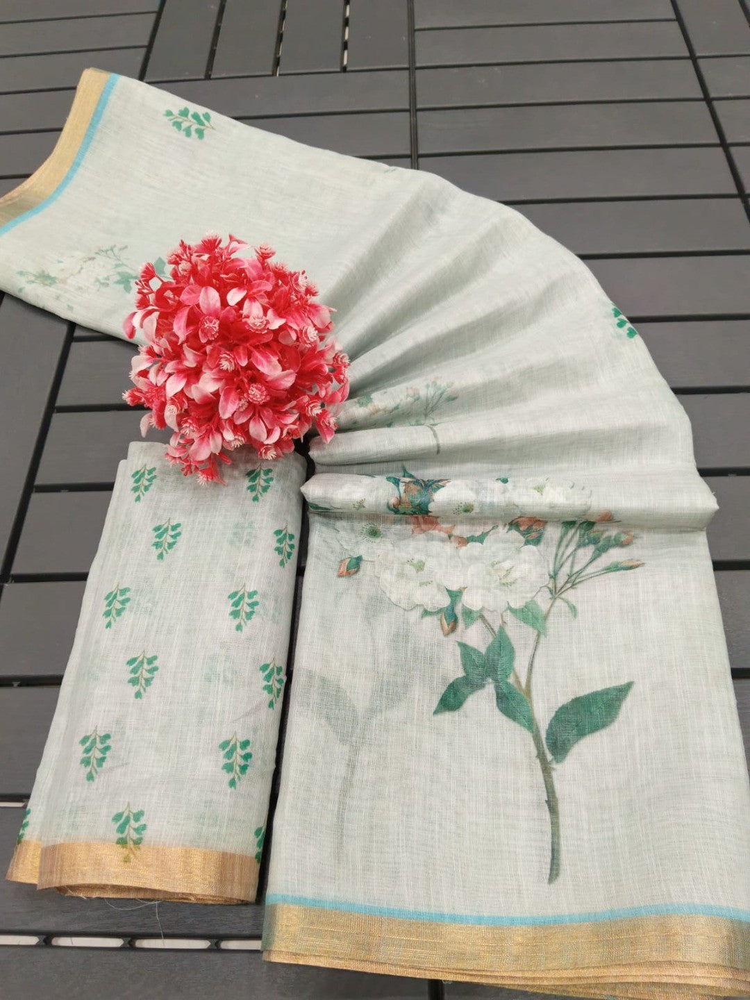 Elegant Grey Linen Saree with Floral Print and Golden Border - Image 2