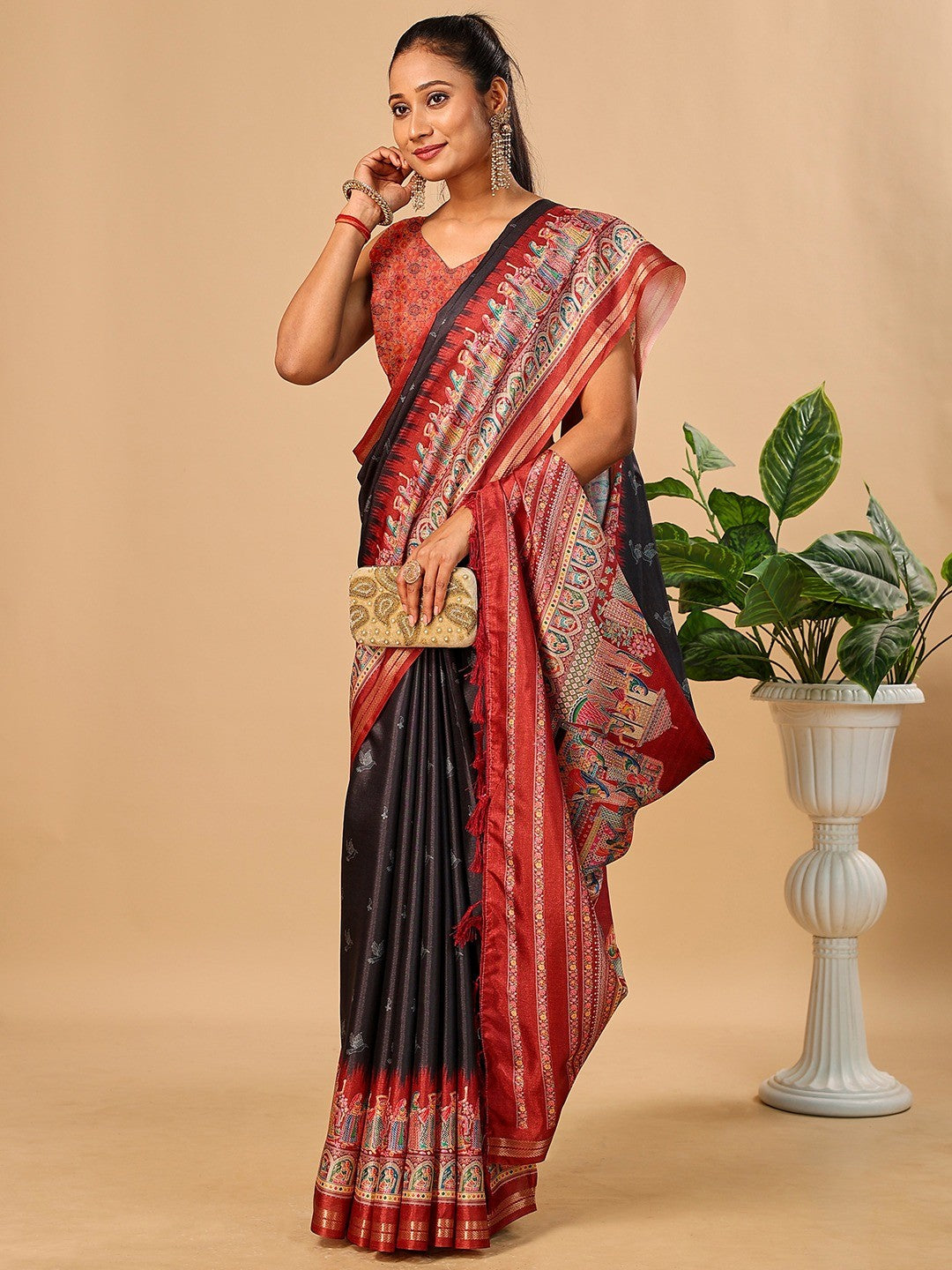 Luxurious Black Birds Digital Print Tussar Silk Saree With Temple Motif Pallu & Zari Weaving Border - Image 5